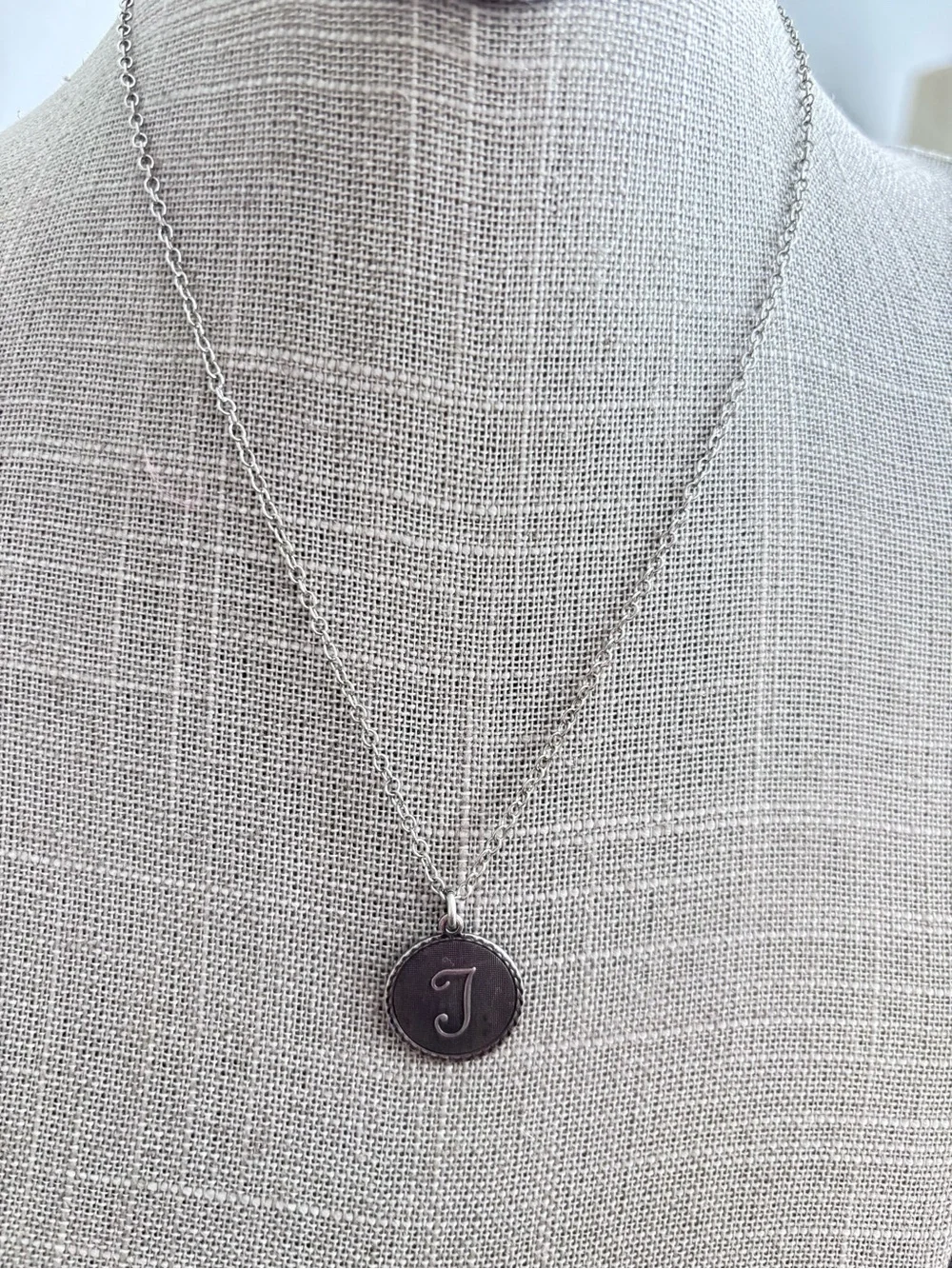 NWT John Wind Sorority Gal Initial Necklace | Letter “T”